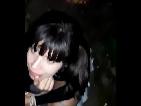 ❤️ 거리에서 사탕과 교환으로 부어오른 페니스 ❤️❌ 포르노 우리 ﹏